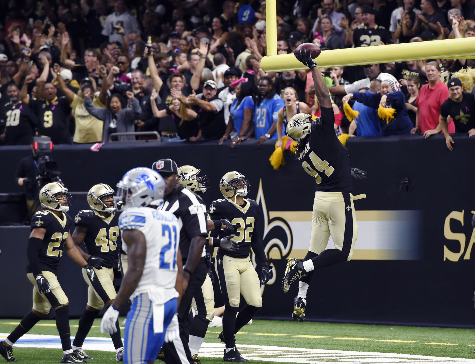 FOURTH QUARTER - Cameron Jordan celebrates Pick 6